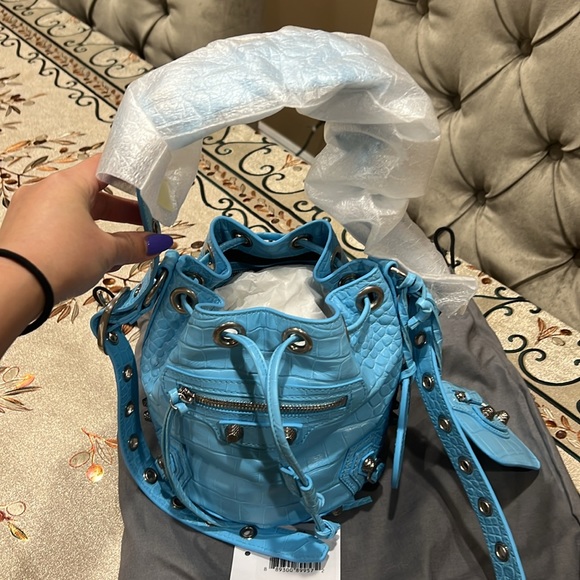 Balenciaga XS Le Cagole Bucket Bag - Picture 11 of 16